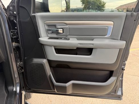 Used 2017 RAM 2500 SLT w/ Luxury Group AWD/4WD image 22