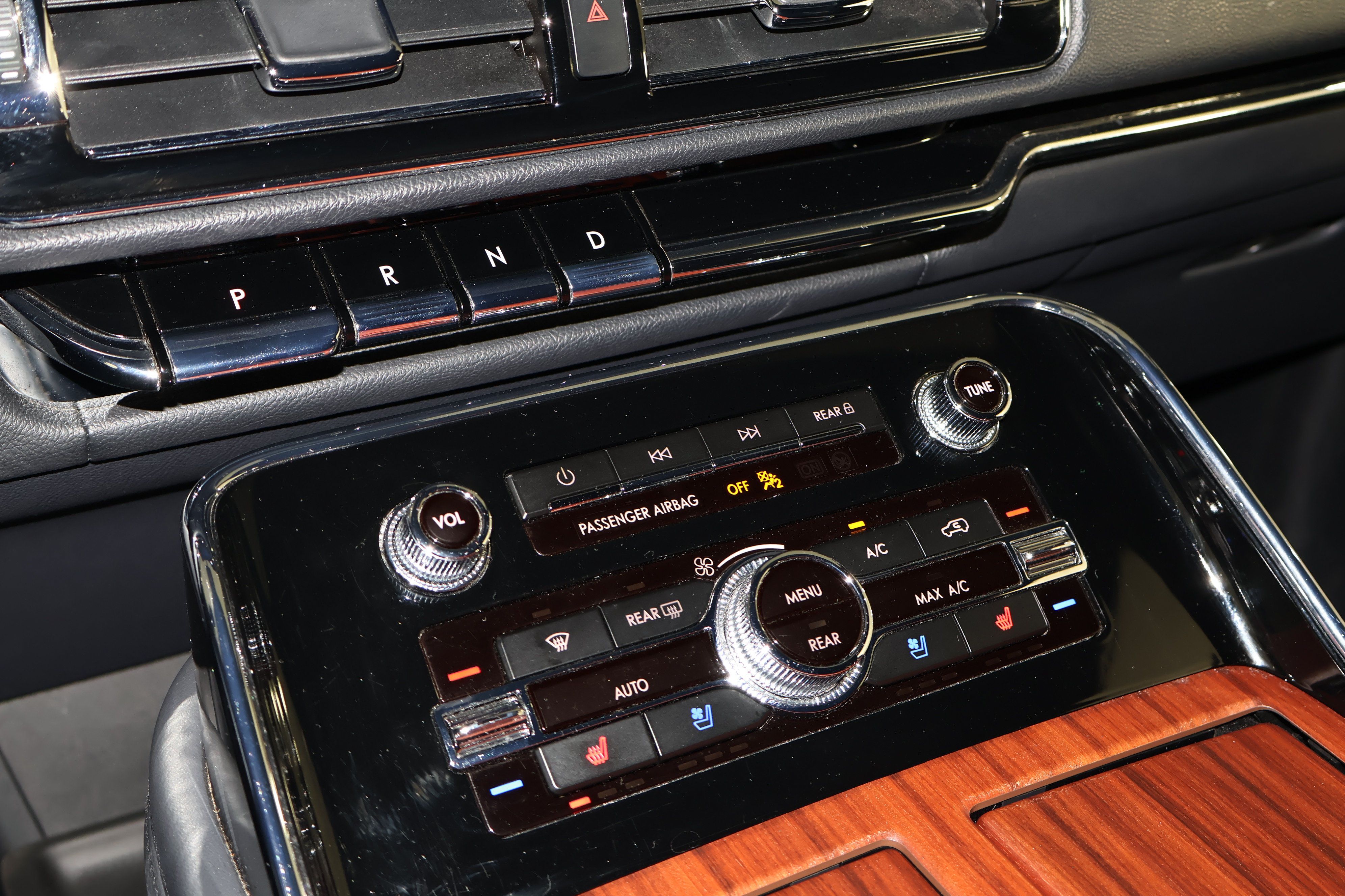 Used 2024 Lincoln Navigator Premiere AWD/4WD image 32
