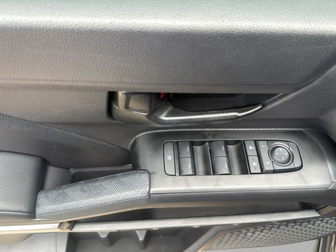 Used 2026 Toyota Tacoma SR5 AWD/4WD image 12
