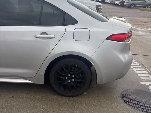 Used 2022 Toyota Corolla LE FWD image 16