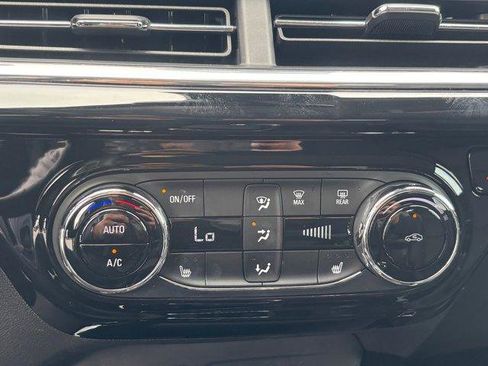 Used 2025 Chevrolet Trax ACTIV w/ Driver Confidence Package image 24