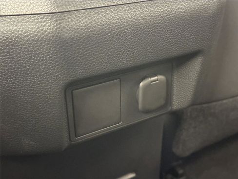 Certified 2024 Toyota Tacoma SR5 image 31