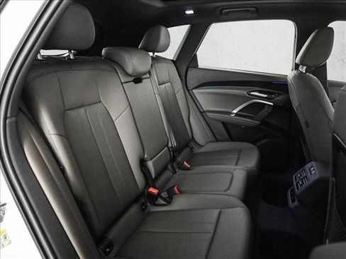 Certified 2025 Audi Q5 Premium w/ Convenience Package AWD/4WD image 21