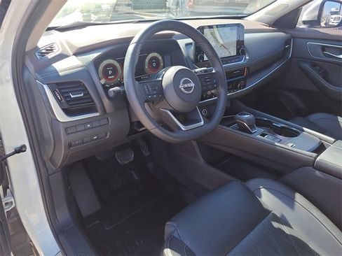 Certified 2023 Nissan Rogue Platinum image 17