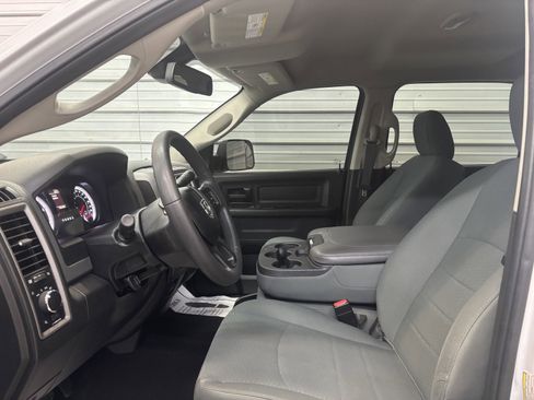 Used 2018 RAM 2500 Tradesman w/ Chrome Appearance Group image 12