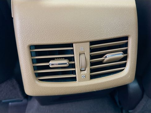 Used 2016 Lexus ES 350 w/ Luxury Package w/Wood Trim image 29