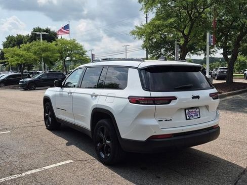 Used 2021 Jeep Grand Cherokee L Laredo AWD/4WD image 5