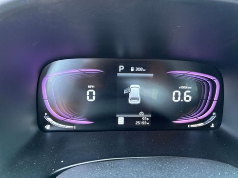 Used 2025 Kia Soul LX w/ LX Technology Package FWD image 38