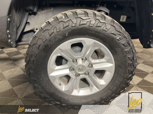 Used 2022 Toyota Tacoma SR AWD/4WD image 25