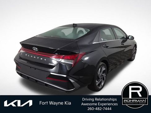 Used 2025 Hyundai Elantra Limited FWD image 6