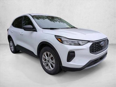 Certified 2023 Ford Escape Active image 3