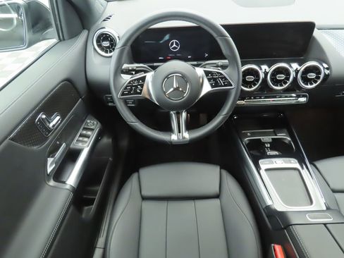 Certified 2025 Mercedes-Benz GLA 250 image 10
