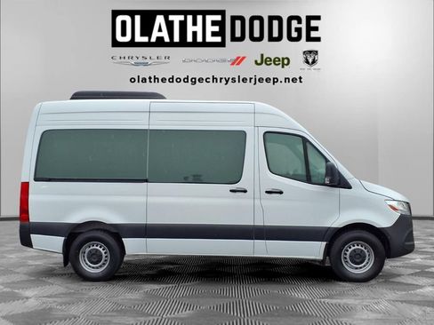 Used 2024 Mercedes-Benz Sprinter 2500 image 28