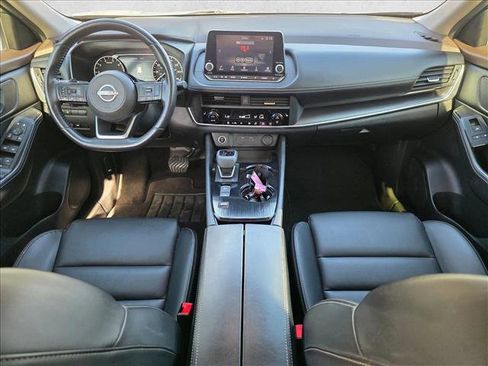 Used 2023 Nissan Rogue SV w/ SV Premium B Package image 17