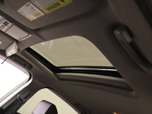 Used 2022 Honda CR-V Touring image 15