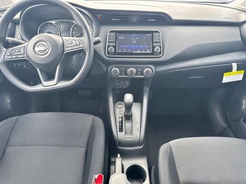 New 2025 Nissan Kicks Play S image 18