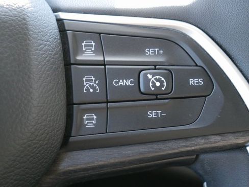 Used 2023 Jeep Grand Cherokee 4WD 4xe image 24