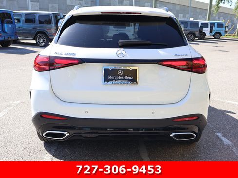 Used 2025 Mercedes-Benz GLC 300 4MATIC image 7