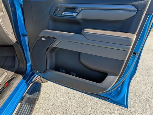 Used 2022 Chevrolet Silverado 1500 ZR2 image 31