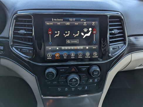 Used 2021 Jeep Grand Cherokee Limited image 21