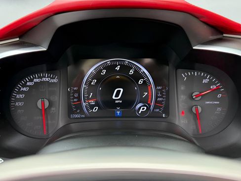 Used 2016 Chevrolet Corvette Z06 w/ 3LZ Preferred Equipment Group RWD image 29