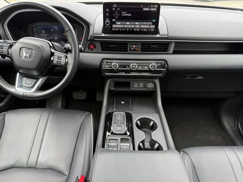 Used 2024 Honda Pilot Elite image 11