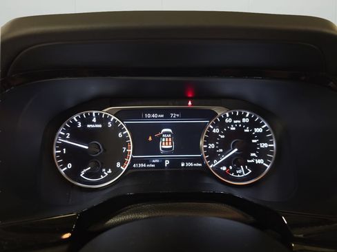 Used 2025 Nissan Pathfinder SV AWD/4WD image 16