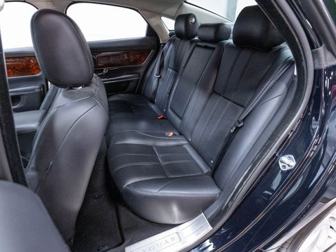Used 2013 Jaguar XJ AWD image 20