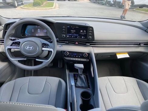 New 2025 Hyundai Elantra Sport FWD image 29