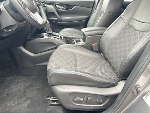 Used 2022 Nissan Rogue Sport SV w/ Technology Package image 10