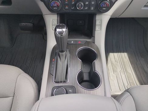 Used 2018 GMC Acadia SLT FWD image 21