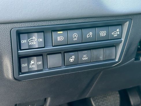 Certified 2025 Toyota Tundra Platinum AWD/4WD image 31