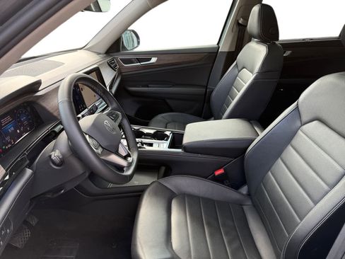 Used 2025 Volkswagen Atlas SEL image 15