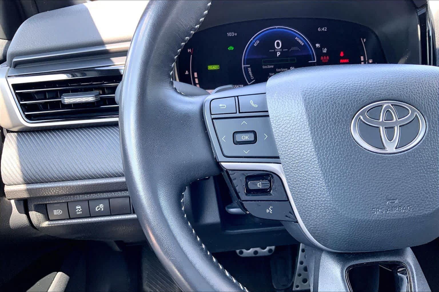 Used 2025 Toyota Camry SE FWD image 23