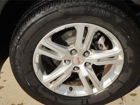 Used 2024 GMC Terrain SLE image 11