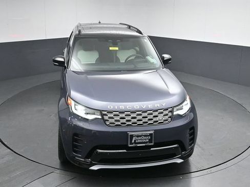 Used 2024 Land Rover Discovery Metropolitan Edition AWD/4WD image 47