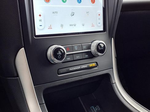 Used 2024 Ford Edge SEL image 13