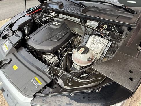 Used 2019 Audi Q5 2.0T Premium Plus w/ Premium Plus Package image 24