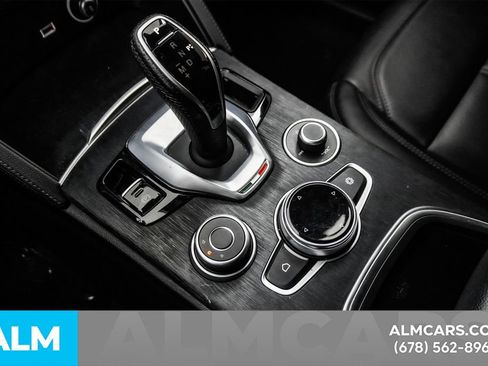 Used 2022 Alfa Romeo Stelvio Sprint image 42
