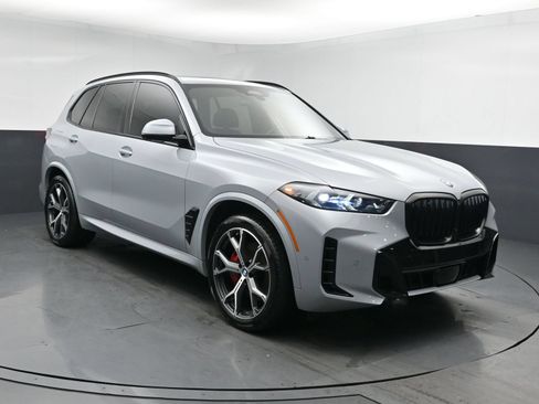Used 2024 BMW X5 xDrive40i w/ M Sport Package AWD/4WD image 2