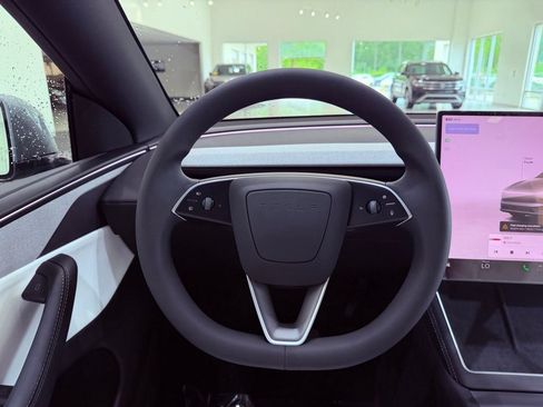 Used 2026 Tesla Model Y AWD image 20