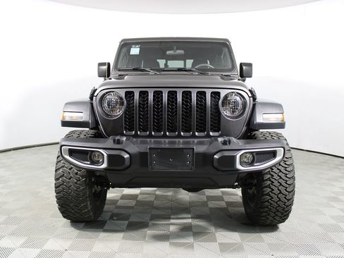 Used 2023 Jeep Gladiator Sport w/ Off Road Group image 2