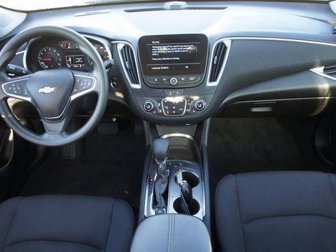 Used 2025 Chevrolet Malibu LT image 12