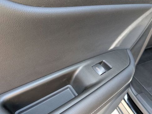 Used 2025 Chevrolet Blazer LT FWD image 28