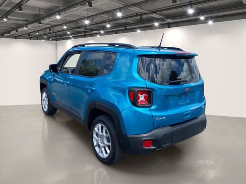 Used 2020 Jeep Renegade Latitude w/ UConnect 8.4 Nav Group AWD/4WD image 5