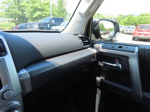 Used 2024 Toyota 4Runner SR5 Premium w/ Moonroof Package AWD/4WD image 23