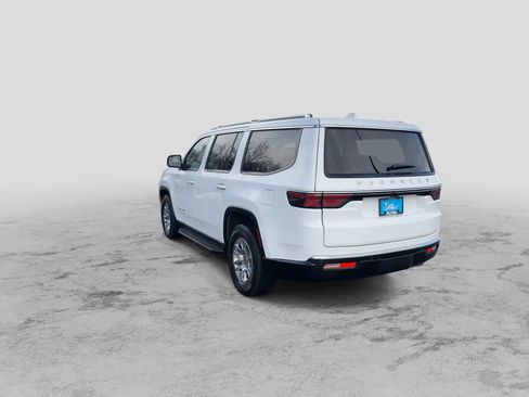 Used 2023 Jeep Wagoneer 4WD image 6