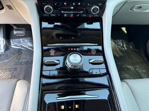 Used 2023 Jeep Grand Cherokee Overland w/ Adv Protech Group III image 26