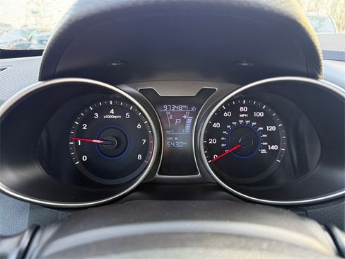 Used 2017 Hyundai Veloster Base image 21