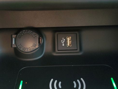 New 2025 Toyota RAV4 Limited image 28